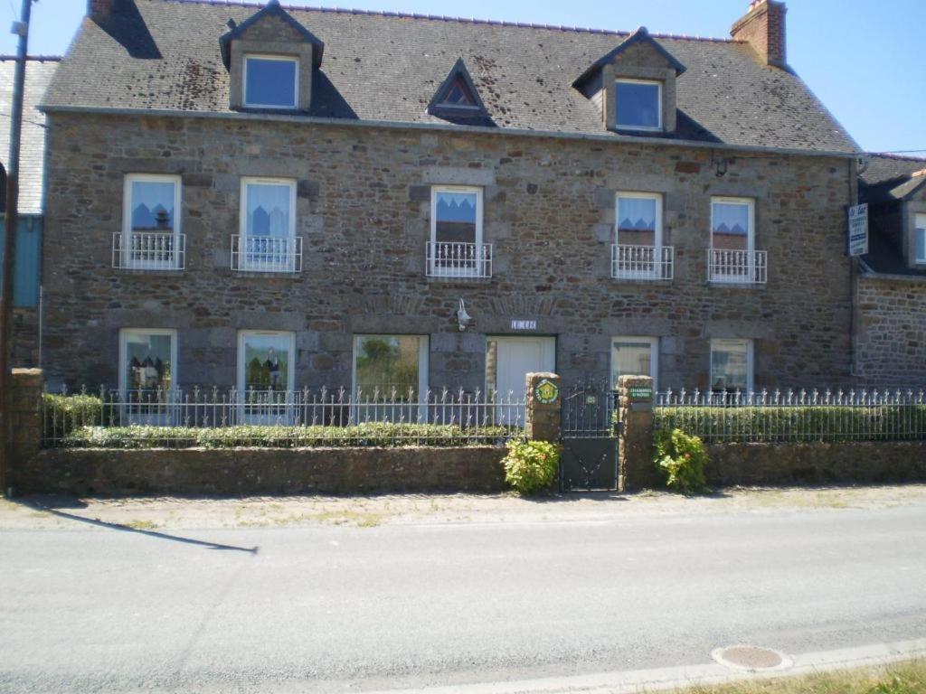 Chambres Le Lac Cherrueix Exterior foto